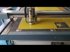 Μηχανή κοπής πλατύστρωτων προτύπων 1500*900mm για τις εργασίες κοπής των διαφημιστικών εταιρειών